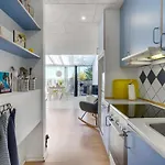 Apartment Cozy In With Kitchen *